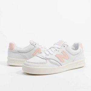UNISEX - New Balance White Leather Shoes in Original Box - Mens Size 9